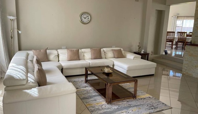 Commodious and Contemporary double home - 2042