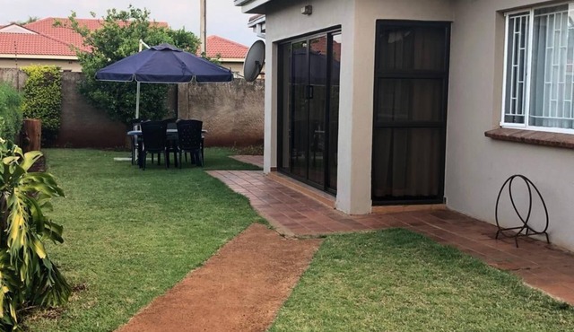 Compact neat 2 bedroomed cottage with beautiful decor. Home away from home