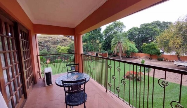 Contemporary, spacious guesthouse surrounded with green garden and pool in Mount Pleasant - 2063