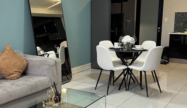 Cosy neat 2 bedrooms apartment in the city center with a view.