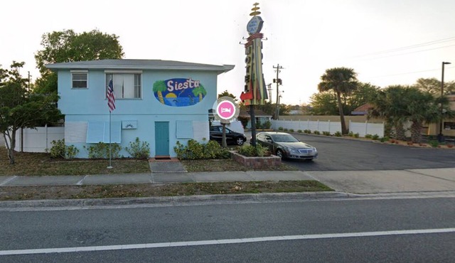 Cozy 1-bedroom apartment in brilliant Titusville with AC, WiFi with water views