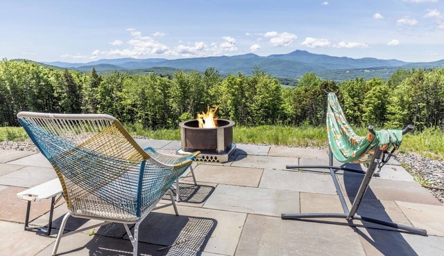 Cozy & Private Mountain Stay w/Breathtaking 180° Views