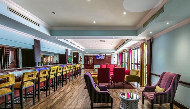 Cresta President Hotel