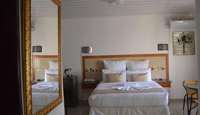 Crown Guest Lodge