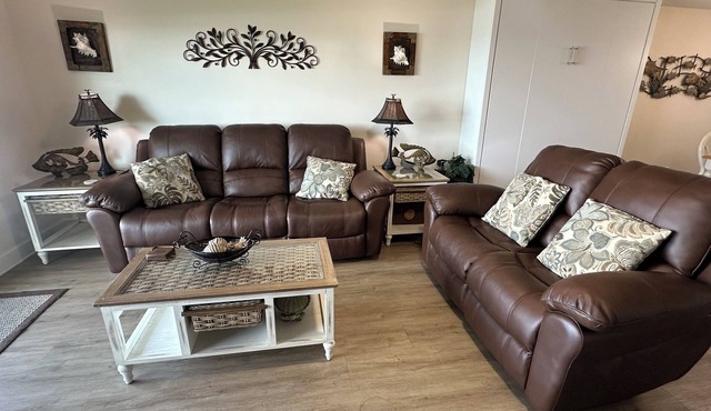 Direct Oceanfront Premium Flat with 2 Bed/2 Bath +Murphy Bed. New Everything