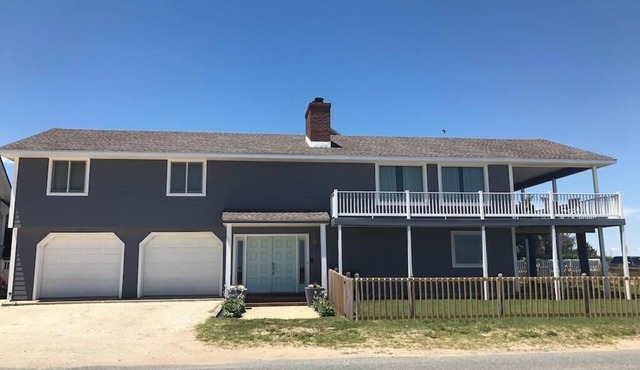 Dog-Friendly 5BR Beach House—Steps to Sand & Stunning Views