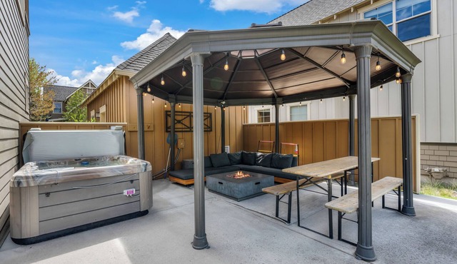 EC Bunk House 11255 | Hot tub | Peaceful Retreat