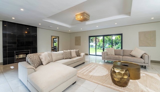 Elegant 5-Bedroom Guest House
