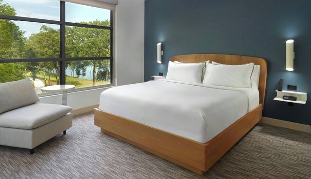 Element by Marriott Bainbridge Riverfront