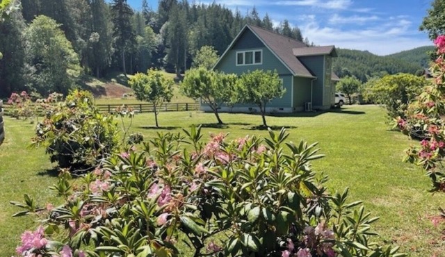 Enchanting Rural Home Short Drive to Bandon Beaches, Recreational Areas, Golf