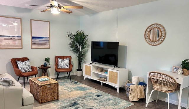 Escape to the Cape at Ebb Tide 1-bedroom 1-bath condo - 5 minute walk to beach