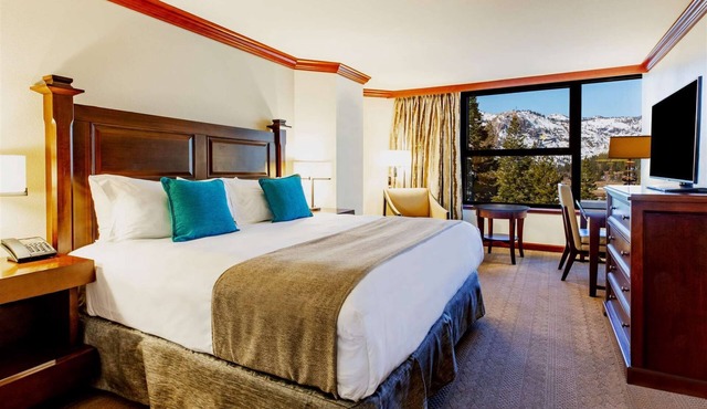 Everline Resort & Spa Deluxe King Room Valley View