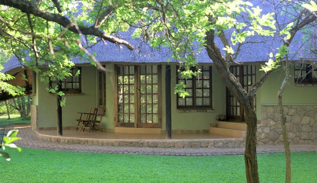 Family Lodge in Natural African bush - 2113