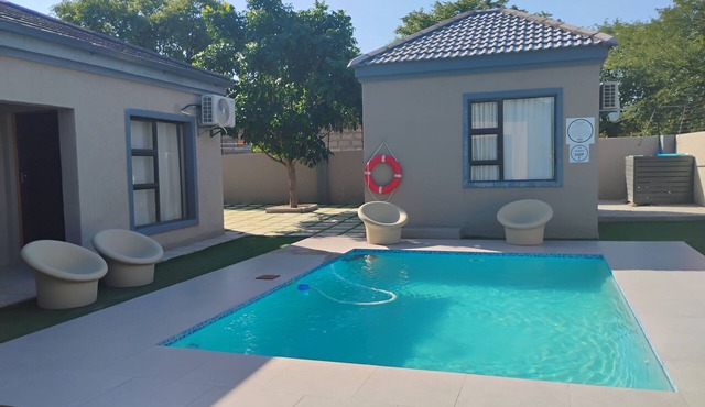 family vacation , 6-bedroom villa with a pool, gateway to the okavango delta