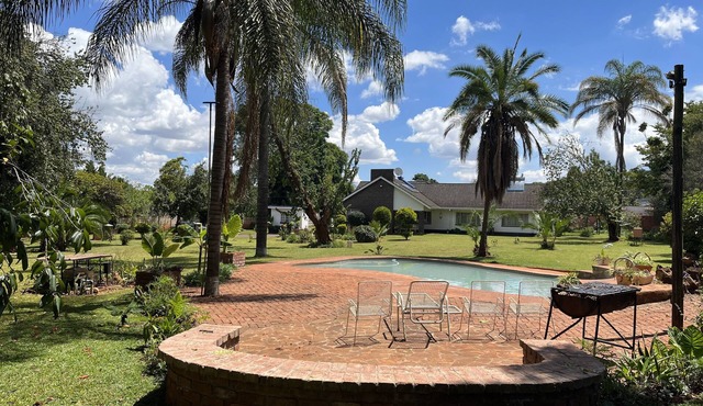 G & I House - Self Catering with 24/7 Security, On-site Assistant & Solar Backup