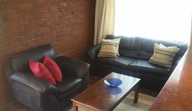 Gondo Hill Cottage Upmarket Borrowdale Tranquile, Mature Garden and Fresh Air.
