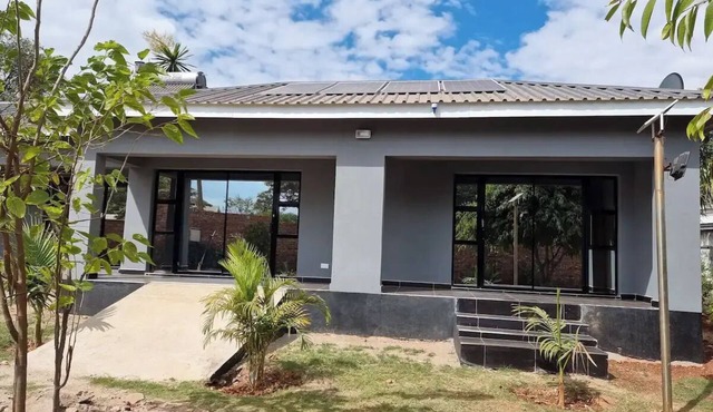 Gono Compound 1 - B&B with Queen bed