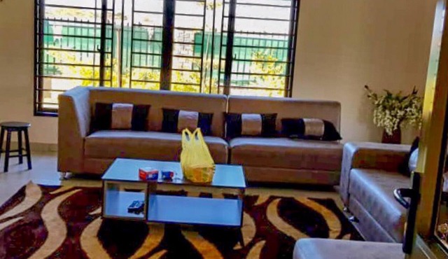 Gorgeous 3 bedroom fully furnished house in Lusaka, swimming pool, A/C, WiFi!