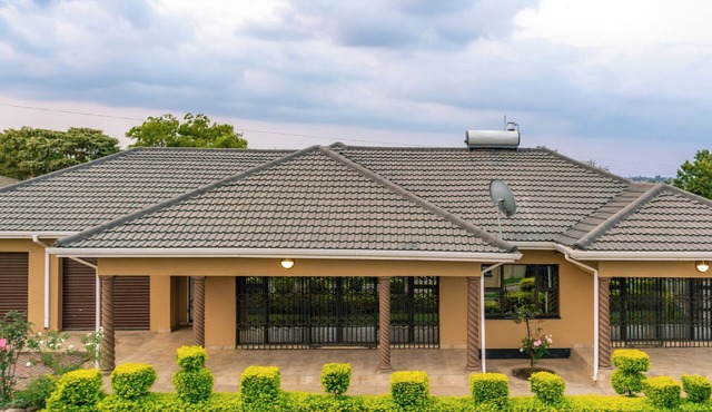 Gorgeous 4-bedroom house with WiFi in Harare