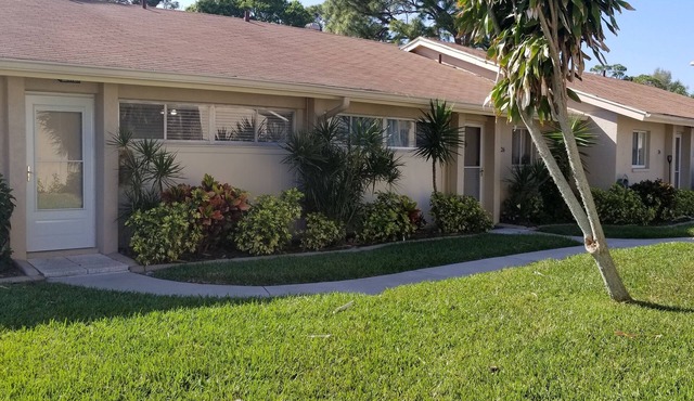 Great location in Sarasota close to beaches