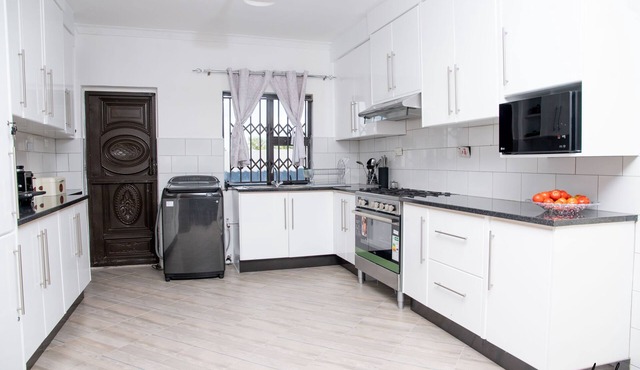 Grey Mansion BnB