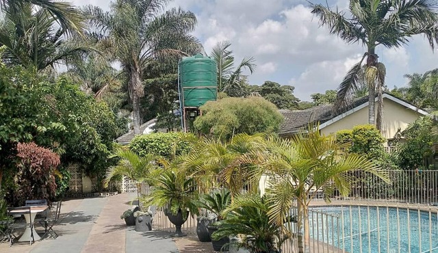 Guesthouse With Green Garden and Pool - 2102