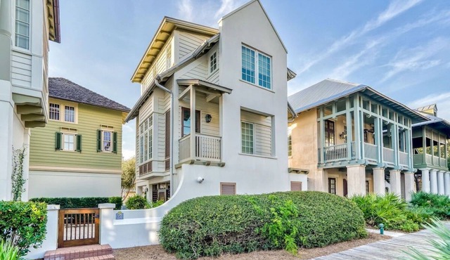 Gulf Front Carriage House + Beach Access- 34 S Briland by Royal Destinations
