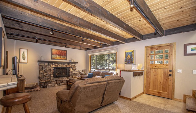 Hamm Haus: Lovely and Serene Homewood Cabin
