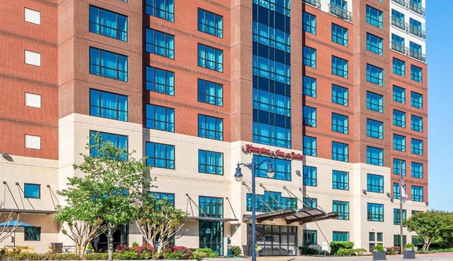 Hampton Inn & Suites National Harbor-NEWLY RENOVATED