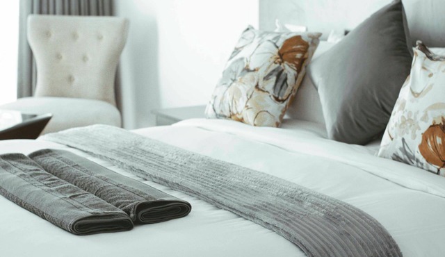 Harare Deluxe Homes- Grey-Suite Self contained studio with workspace and wifi