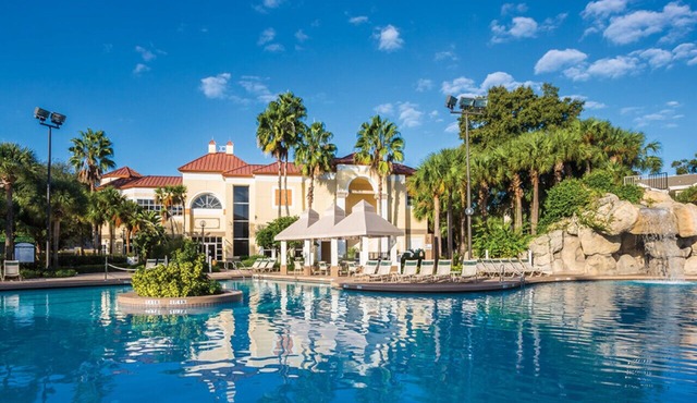 Have fun in this 2BD condo in a resort setting with close access to Orlando parks