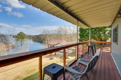 Hike & Fish: Lake Keowee Retreat w/Shared Dock!
