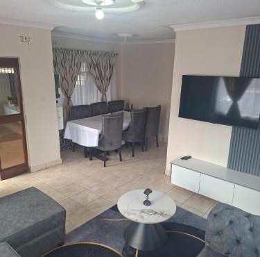 Home away from home in Sunway City, opposite Zimre Park Ruwa