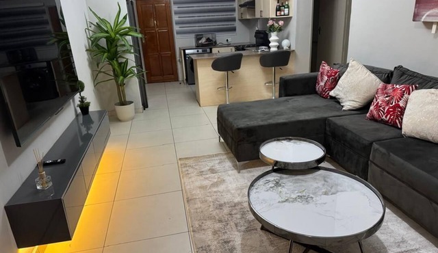 Home Very Close to CBD. Central Business District. Walk away from Big Malls