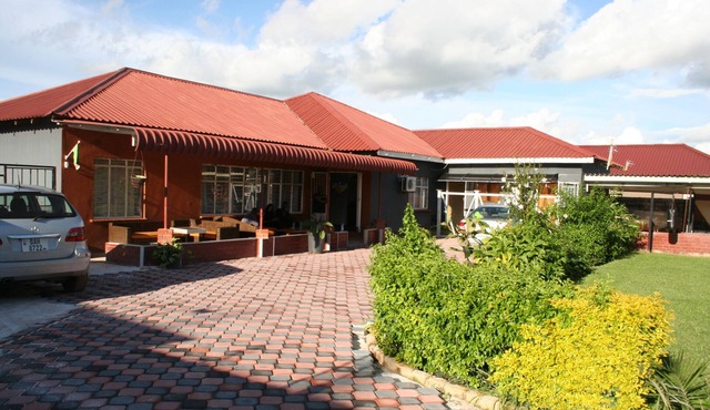 Honeybed Lodge, Available! Safe and secure! Quiet! Informative and reliable!