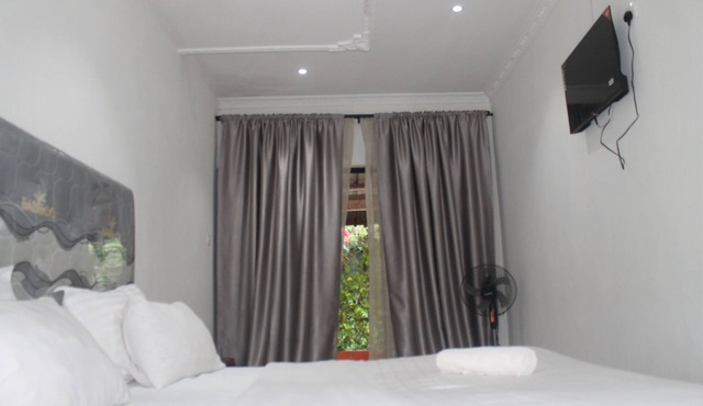 Honeybed Lodge