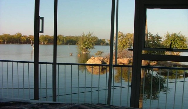 Houseboat With Aircon and Splash Pool - 2128