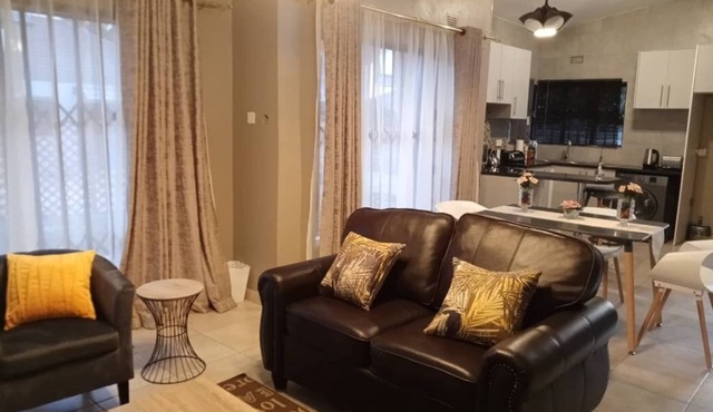 Immaculate 3 bedroomed guesthouse in Ilanda - 2041