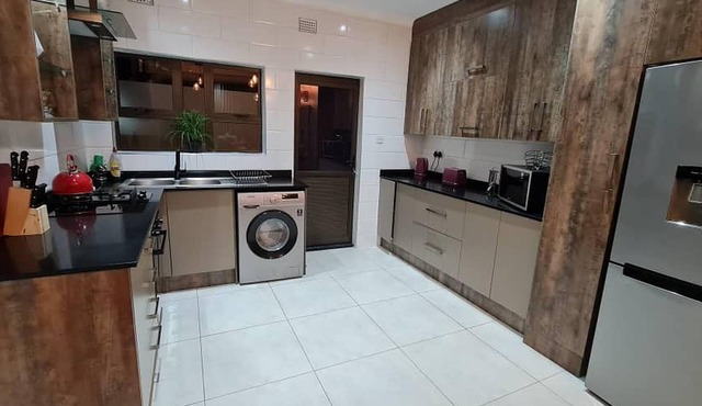 Immaculate 3 Bedroomed Guesthouse in Ilanda - 2041