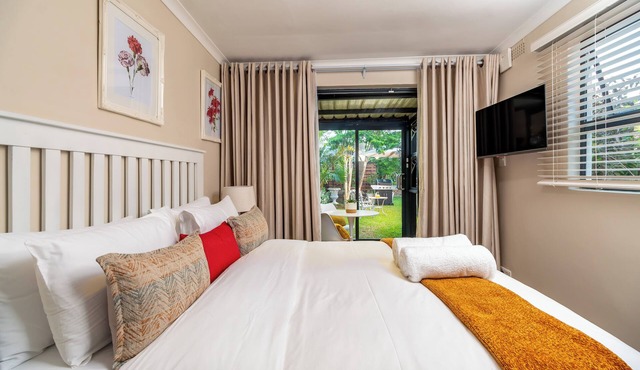 KaMuzi Tiny Retreat Tiny comfy self contained space,10minutes from the airport