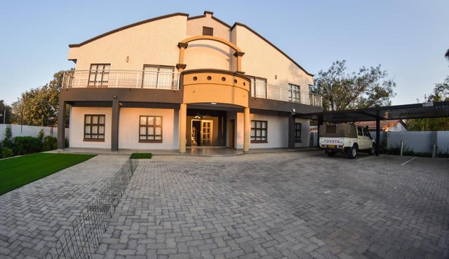 KAY'S TWO-BED SELFCATERING APARTMENT@21211