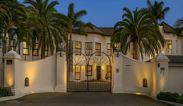 La Belva Court