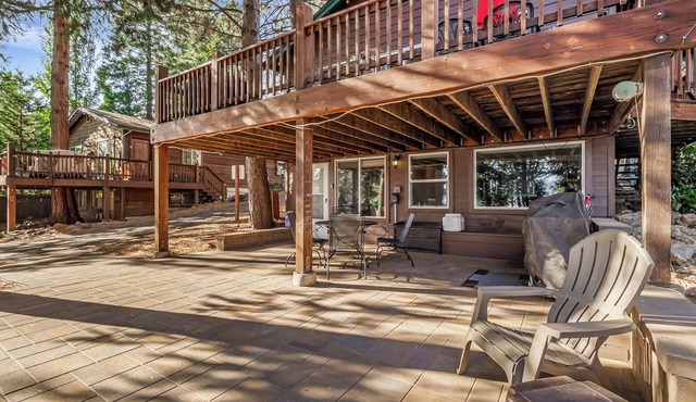 Lake Almanor Escape 6: Perfect Lakeside Resort