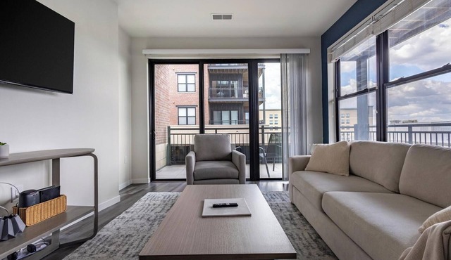Landing | Amazing 2BD, Courtyard, Clubhouse