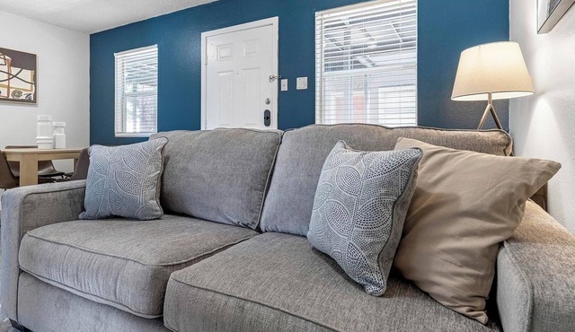Landing | Modern Studio, Clubhouse, Pool