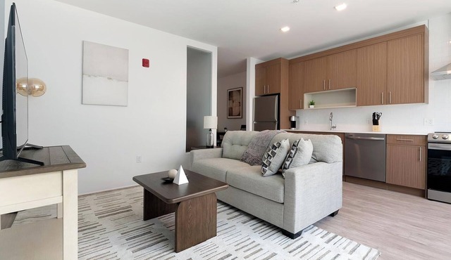 Landing | Stunning 1BD, Game Room, Pool