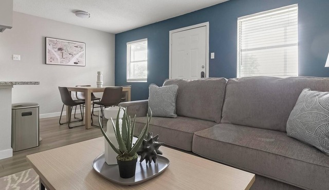 Landing | Stunning 1BD, Clubhouse, Pool