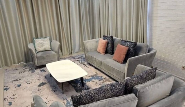 Lovely 3 bedrooms unit with Pool and Gym Sitar