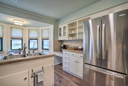 Lovely San Antonio Home ~ 13 Mi to Downtown!