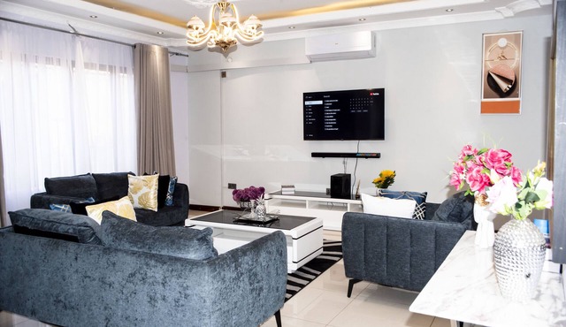 Lusaka Luxe - Your Private Oasis Awaits in the Heart of Zambia
